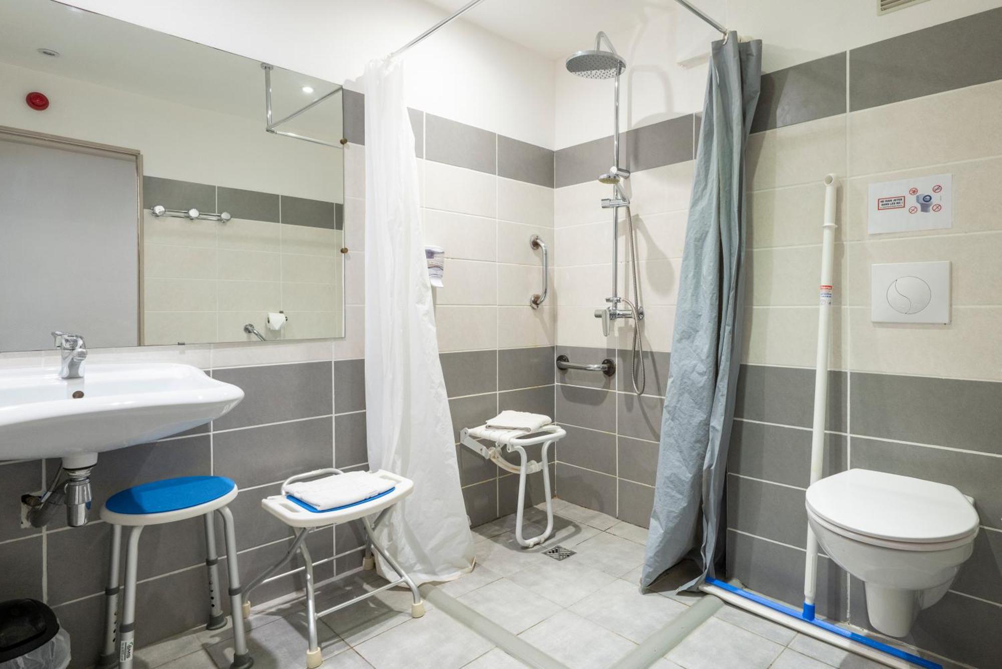 Hotel Contact O'nice 2*