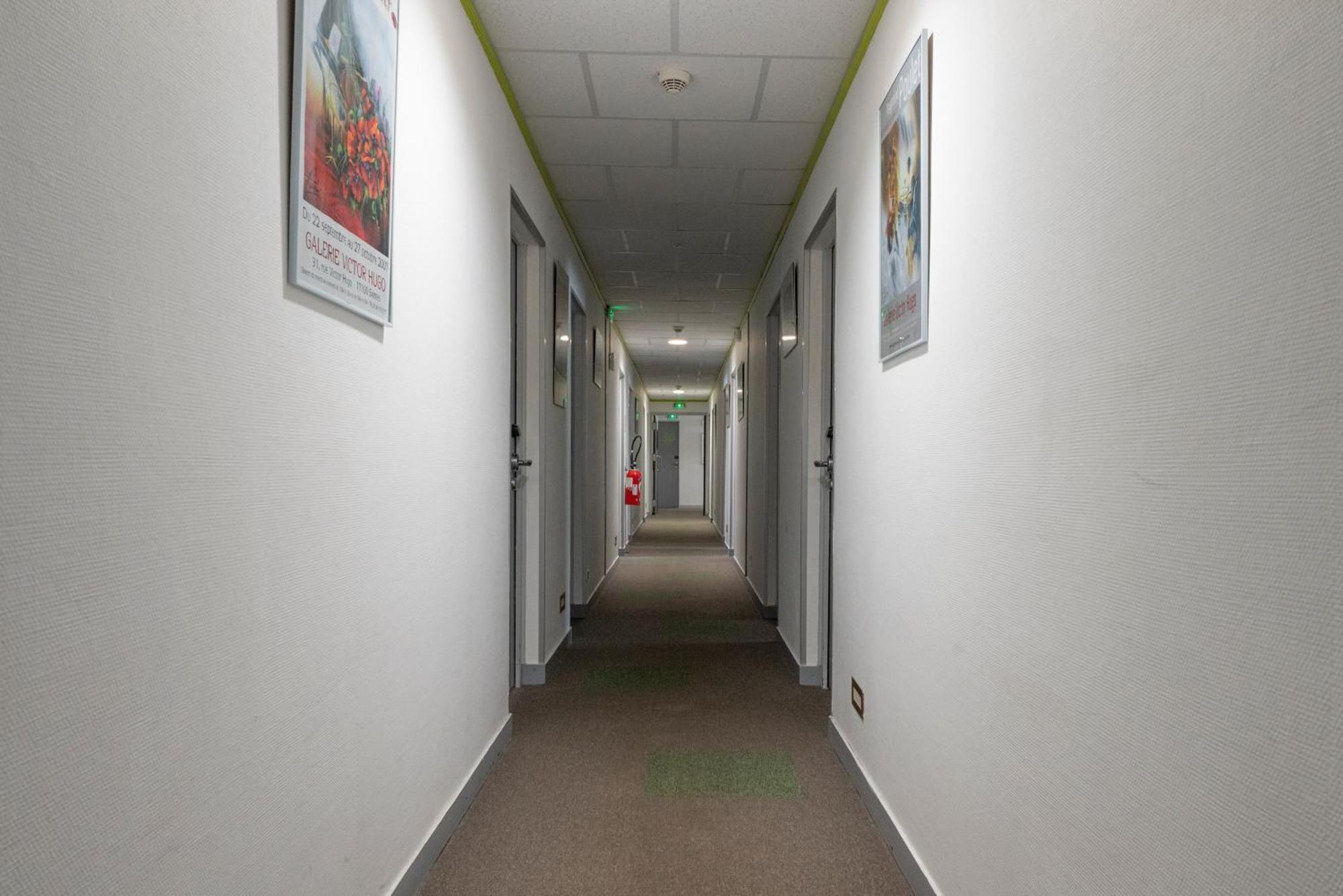 Contact O'nice Hotel 2*